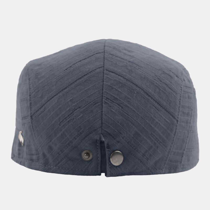 Heren Korte Rand Geplooide Strepen Polyester Katoen Baret Pet Effen Kleur Metalen Label Casual Platte Pet Vooruit Hoed