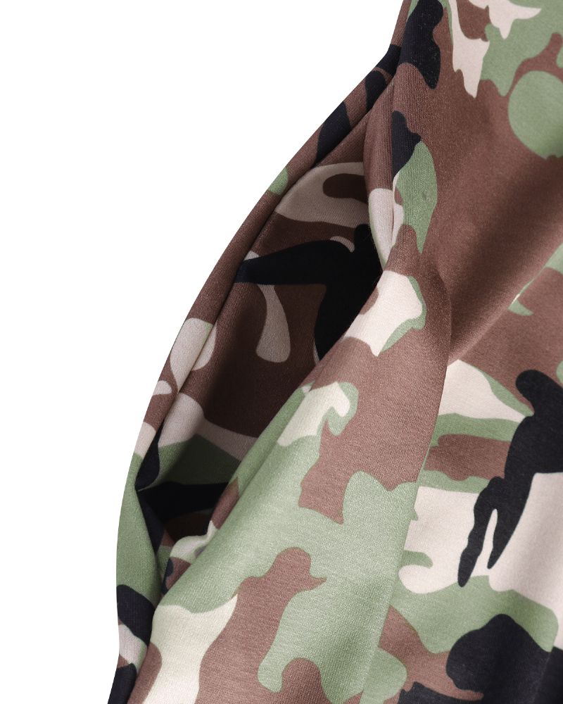 Capuchonjurk Met Lange Mouwen En Losse Zakken Met Capuchon En Camouflageprint