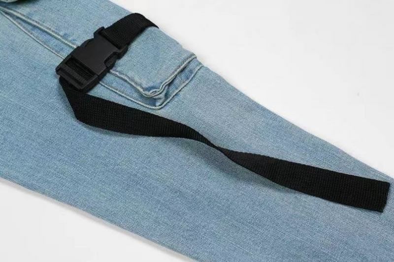 Vernietigde Ritsbandjes In Gewassen Noodlijdende Jeans