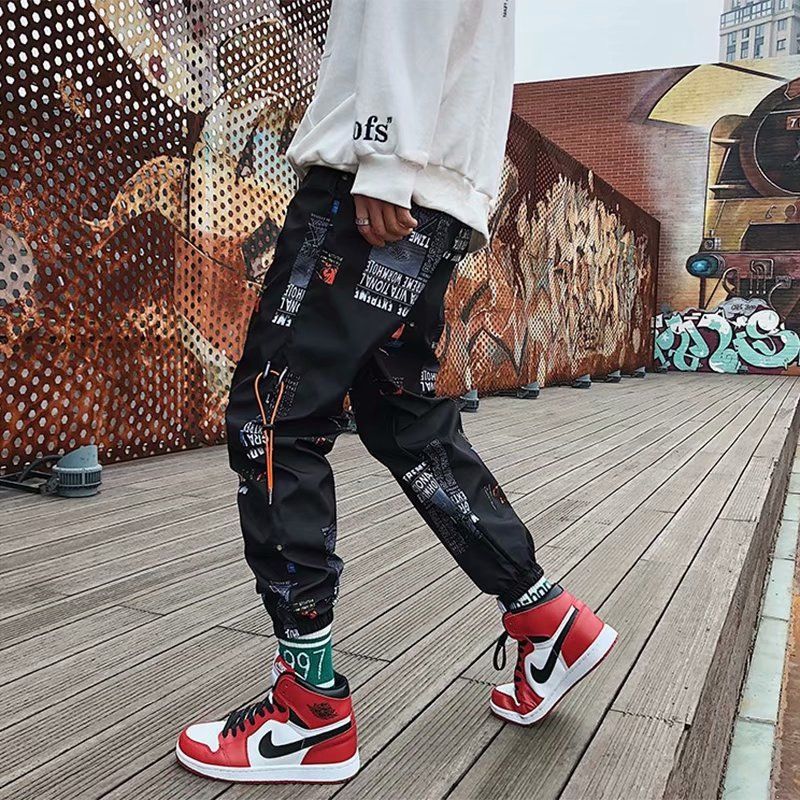 Nieuwe Cropped Broek Voor De Zomerse Hiphop Instagram-campagne